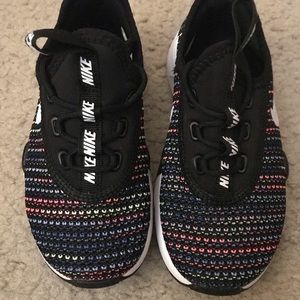 NWOB Girls Nike Sneakers Size 11